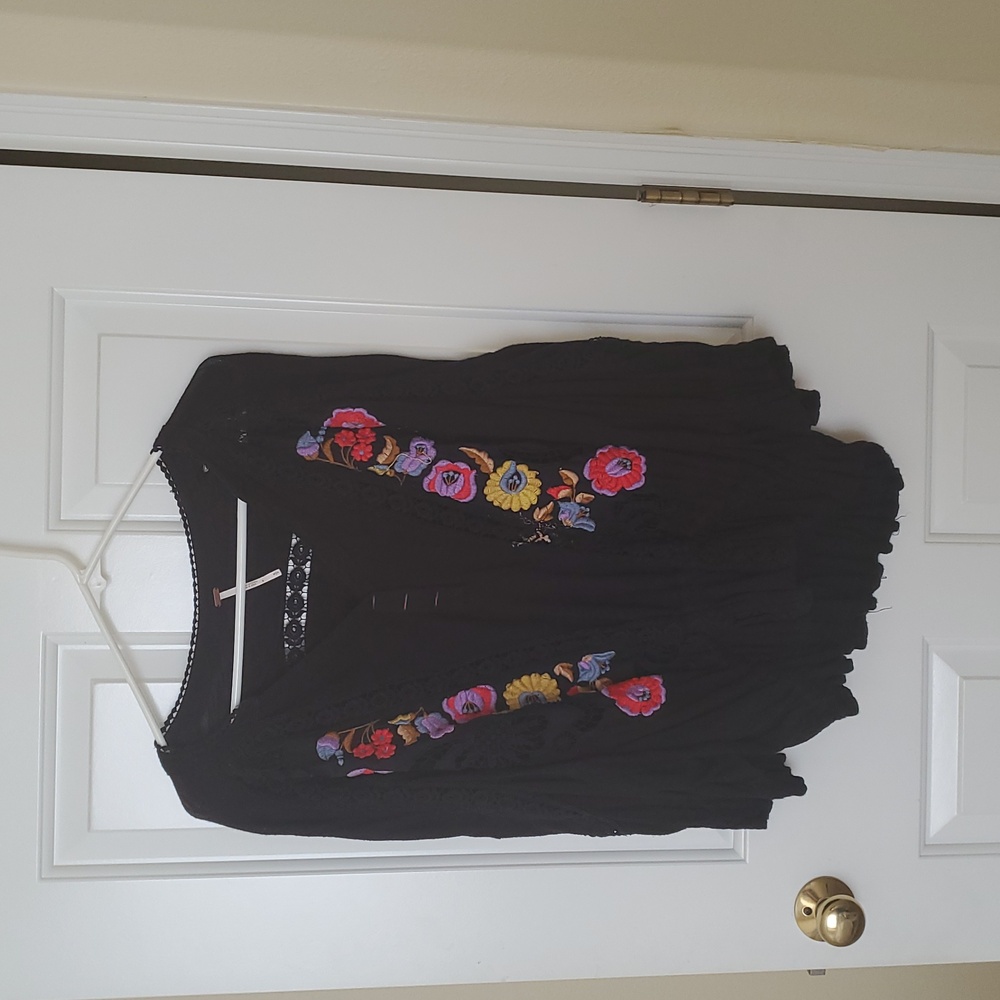 FREE PEOPLE Womens serafina Black Embroidered Floral Bell Sleeve V Neck Top S